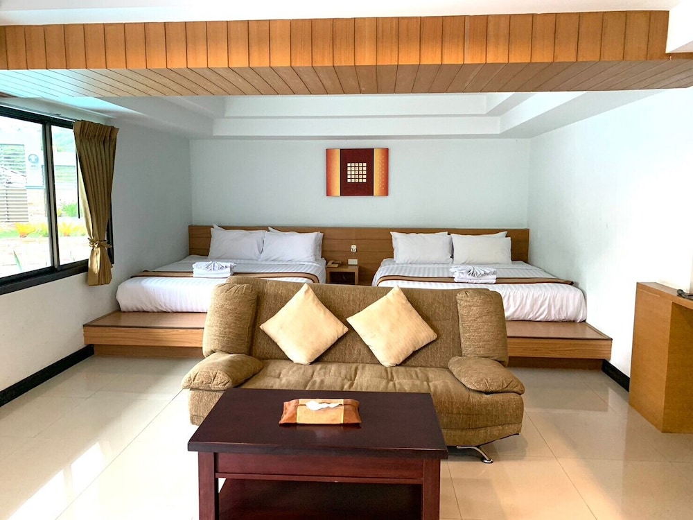 Family Room - Photo 2
