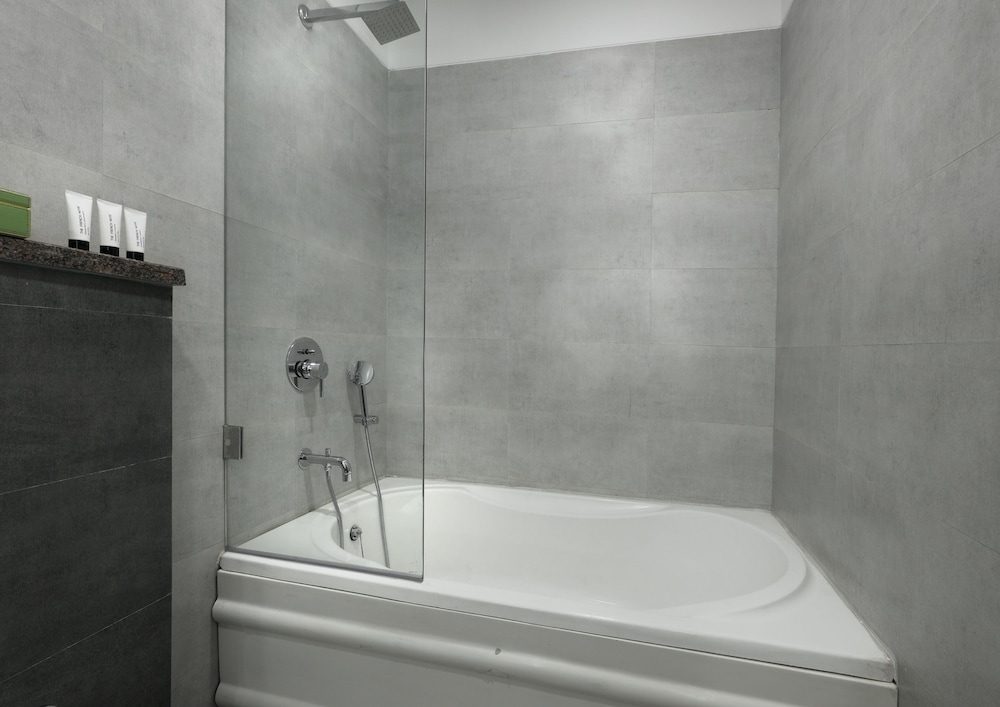 Orchid Studio Grand With Kitchenette photo 3