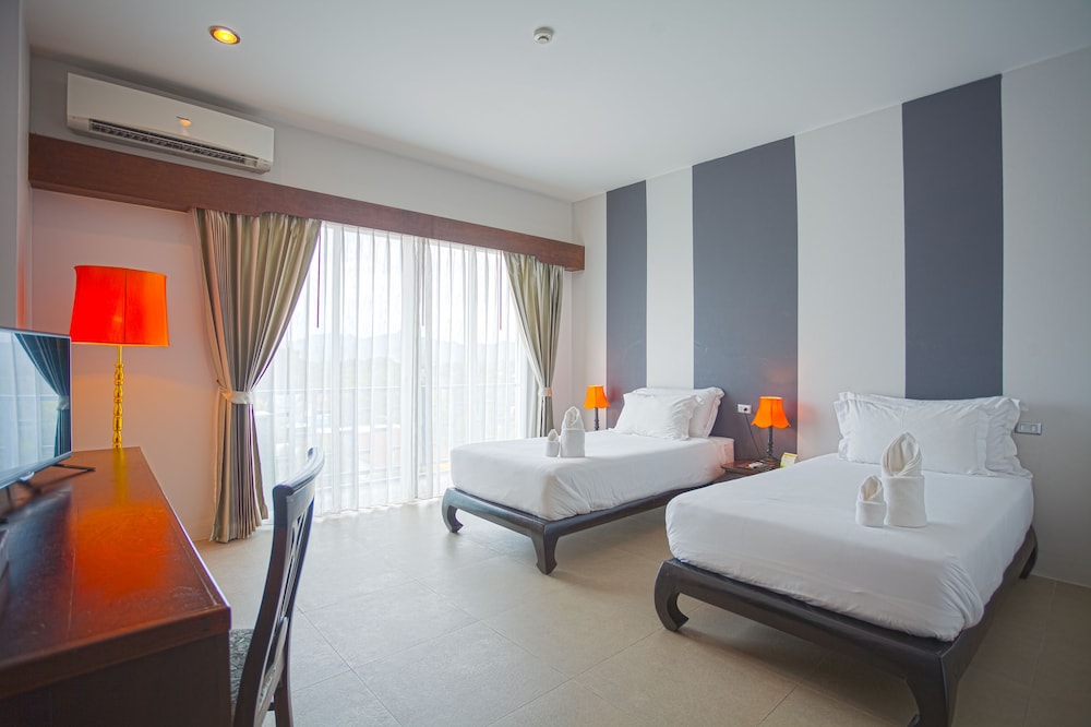 Superior Twin Room with Shower photo 3