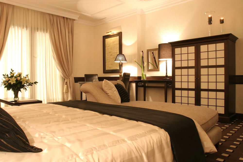Deluxe Double Room Single Use - Photo 5