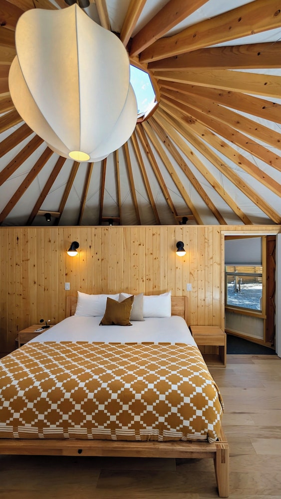 Luxury Tent, 1 Bedroom, Fireplace, Mountain View