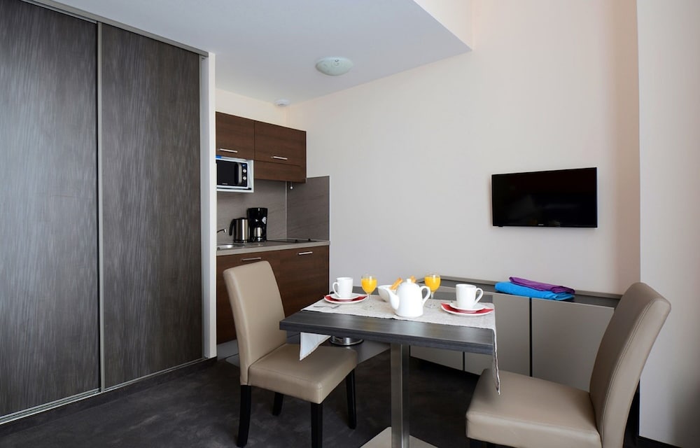Comfort Suite photo 3