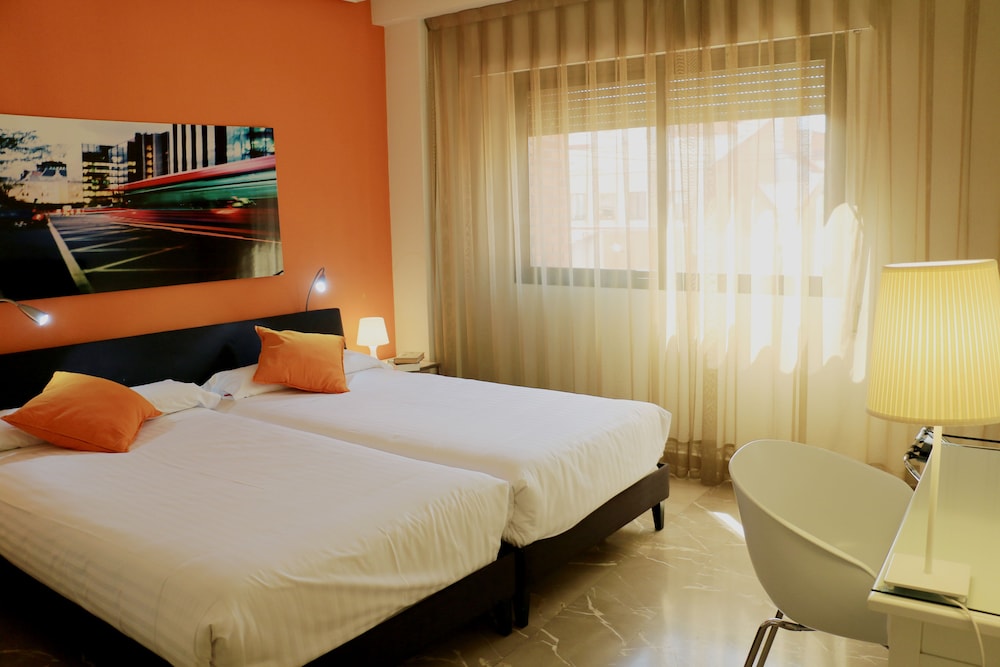 Triple Apartment - Photo 2