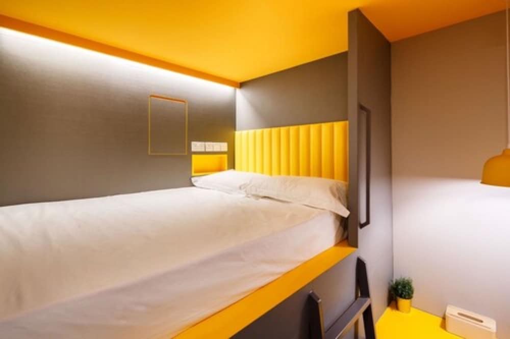 Single Pod in Mixed Room photo 1