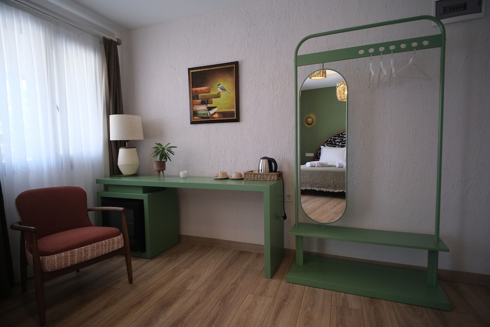 Deluxe Double Room, Balcony, Courtyard View photo 3