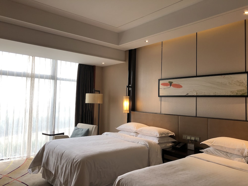 Deluxe Room, 2 Twin Beds photo 1