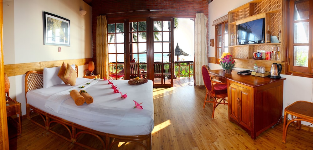 Bungalow, Beachfront photo 3