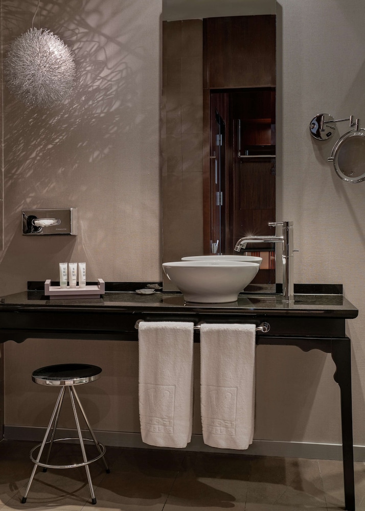 Superior Room, City View - Photo 7