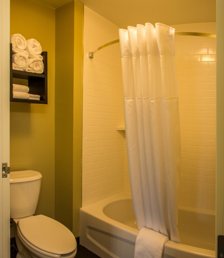 Suite, 2 Bedrooms, Accessible Bathtub, Kitchen (Mobility) photo 3