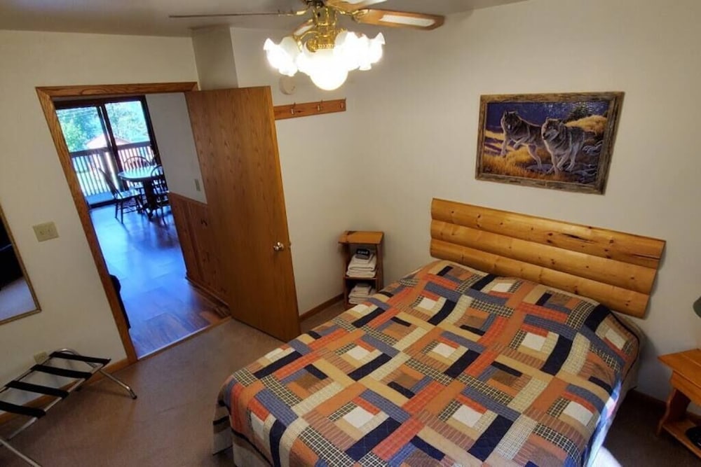Wolf Villa-2 Bedroom Wolf Villa in Voyageurs National Park photo 2