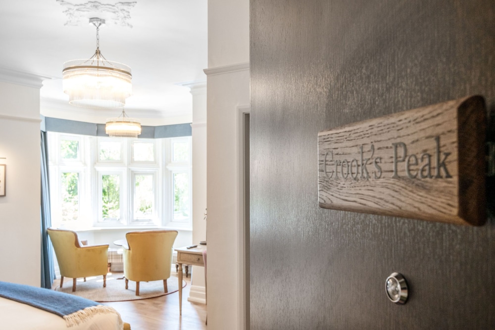 Deluxe Suite, Ensuite photo 2