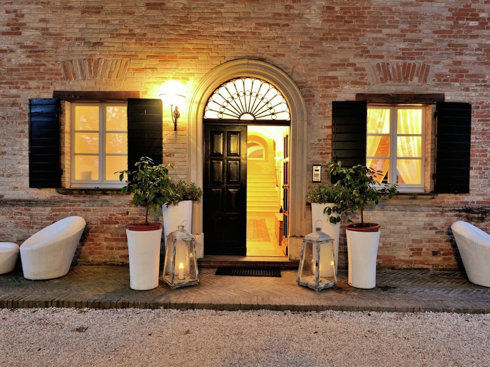 Villa photo 2
