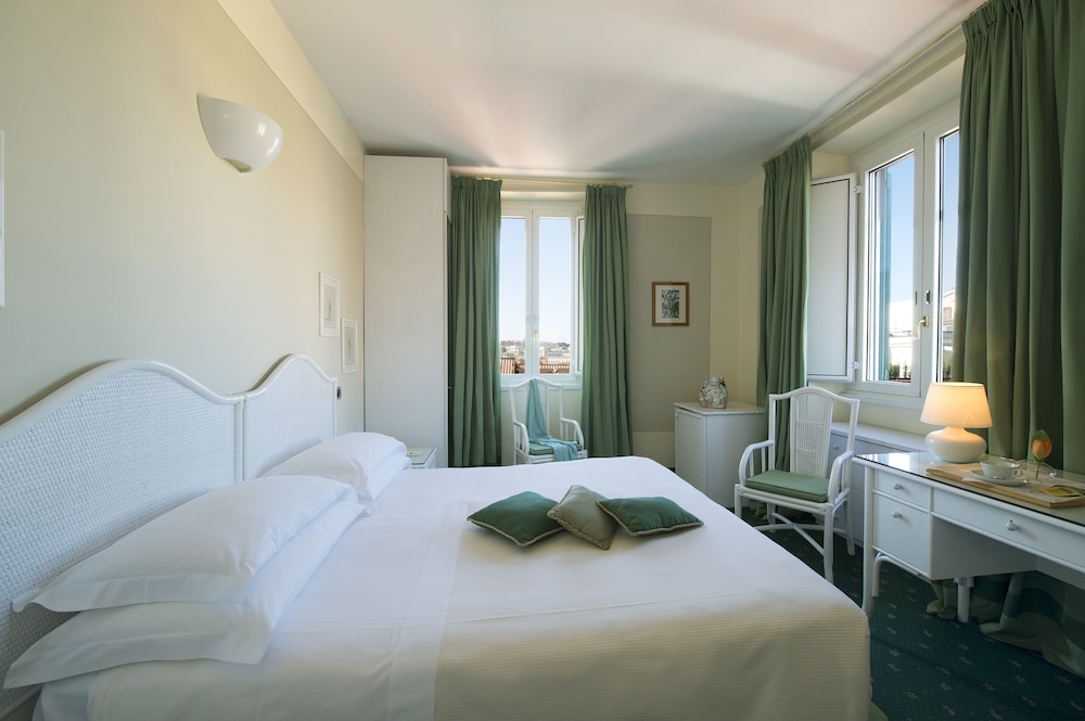 Junior Studio Suite, City View, Tower photo 2