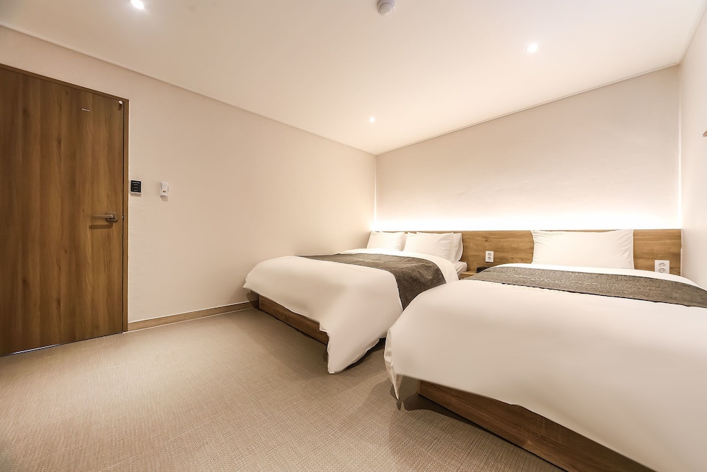 Deluxe Twin Room - Photo 3