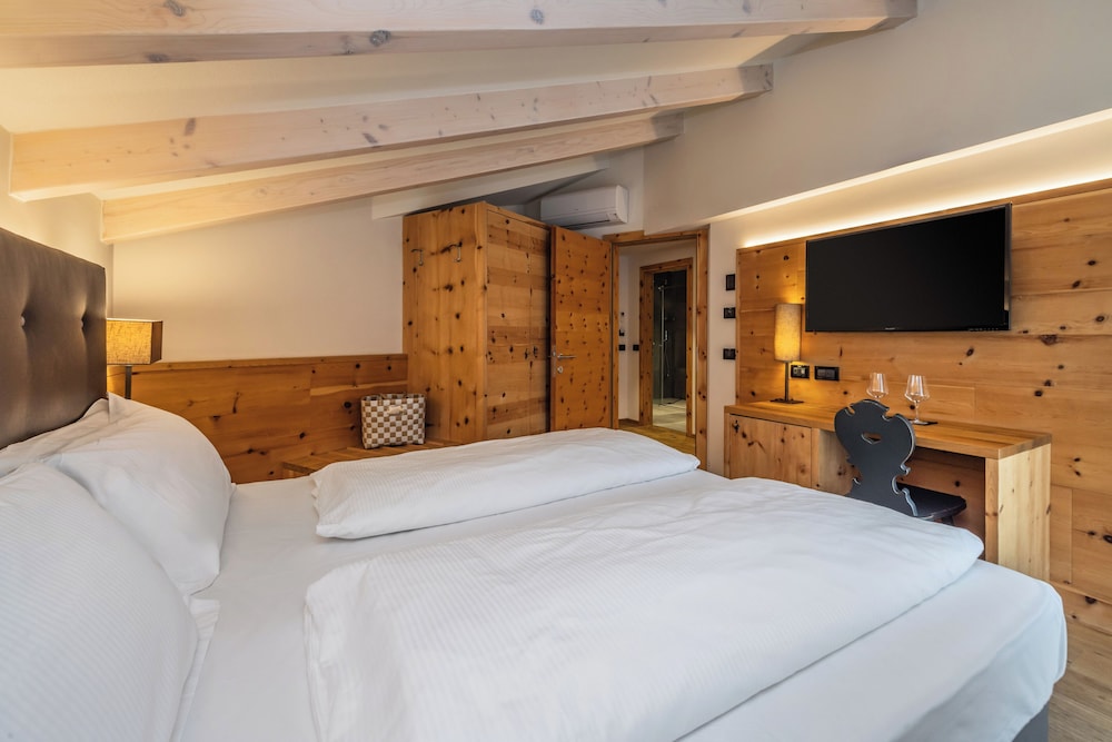 Alpine Suite Roof