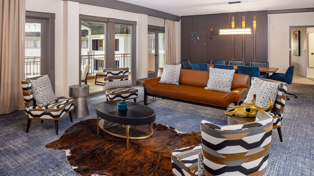 Suite - Photo 4