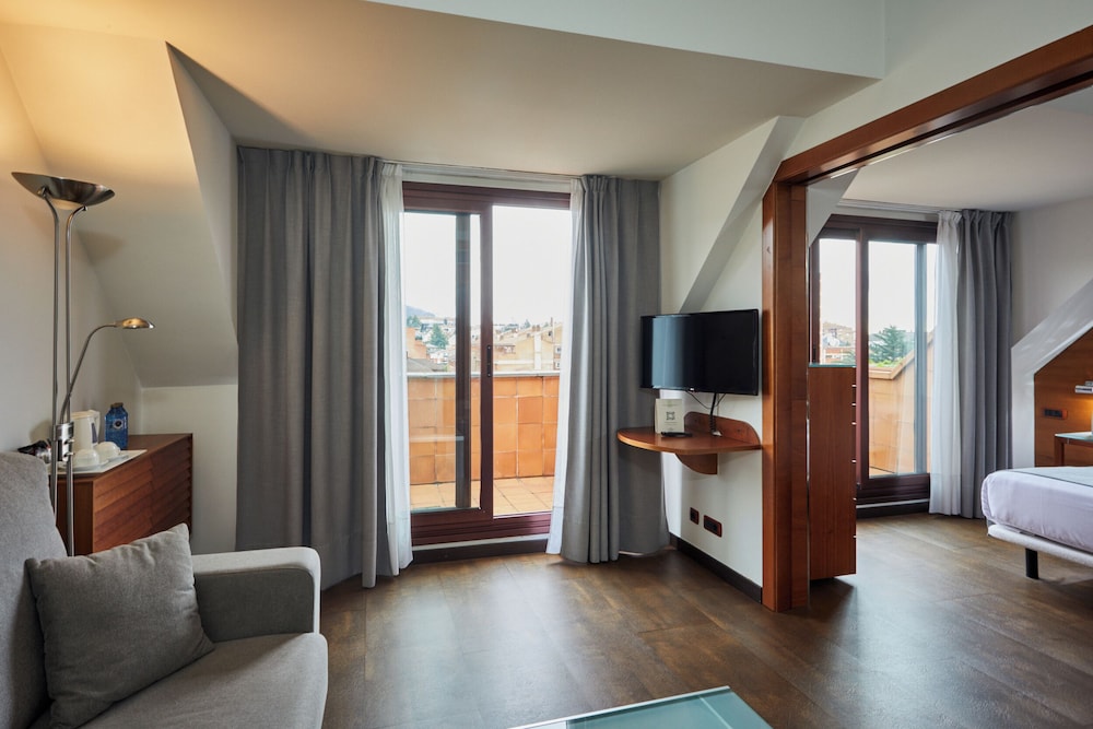 Junior Suite, Balcony (1 Adult) - Photo 4