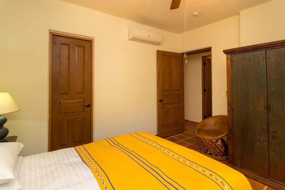 House, 3 Bedrooms photo 3