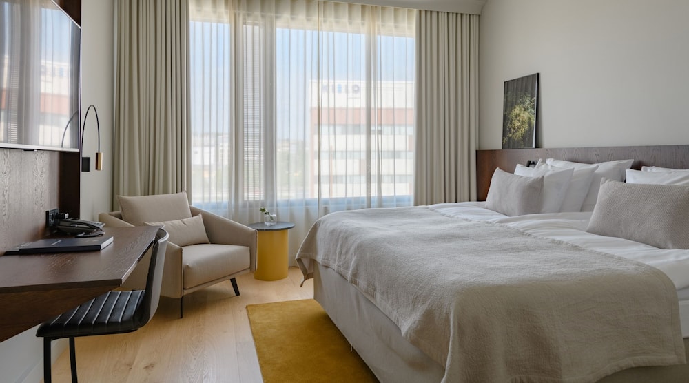 Room, 1 King Bed (Supreme Solo) photo 1