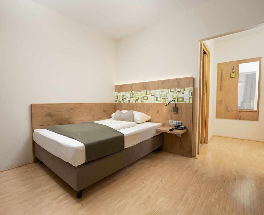 Basic Single Room photo 1