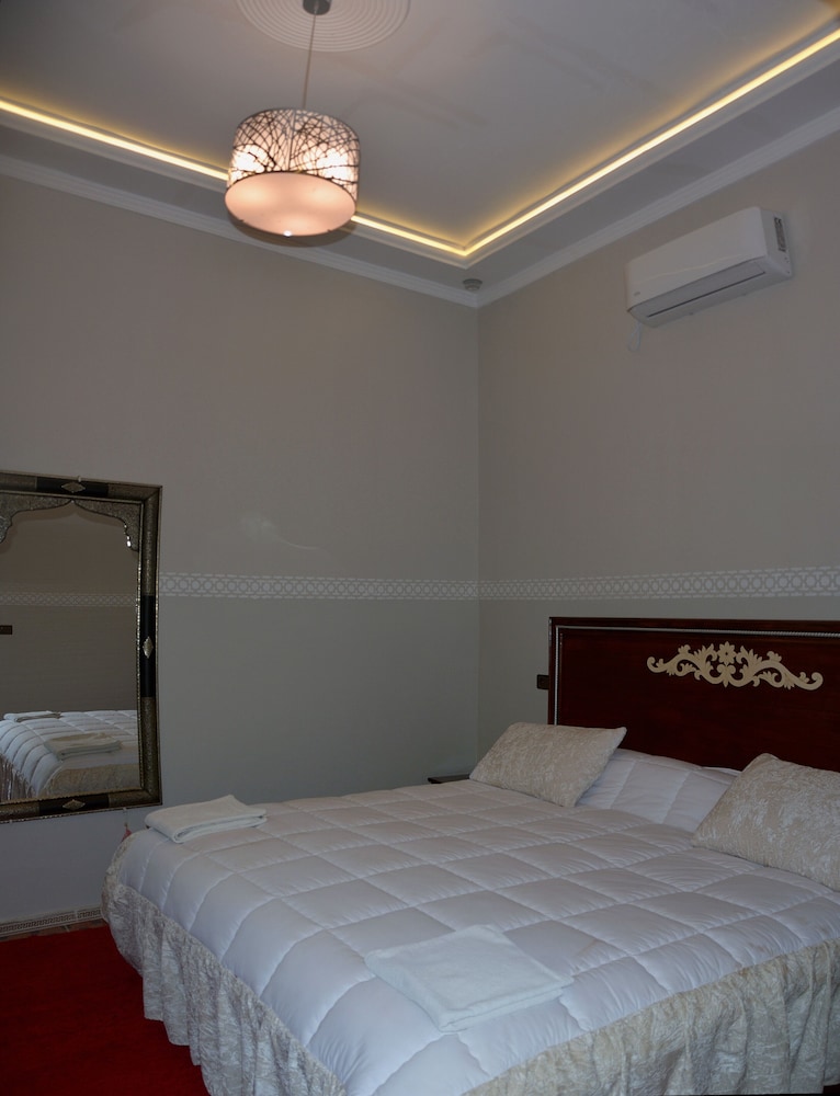 Deluxe Room - Photo 12
