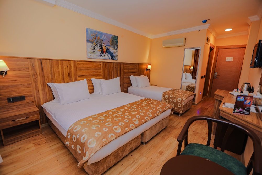 Standard Twin Room (Accessible) photo 3