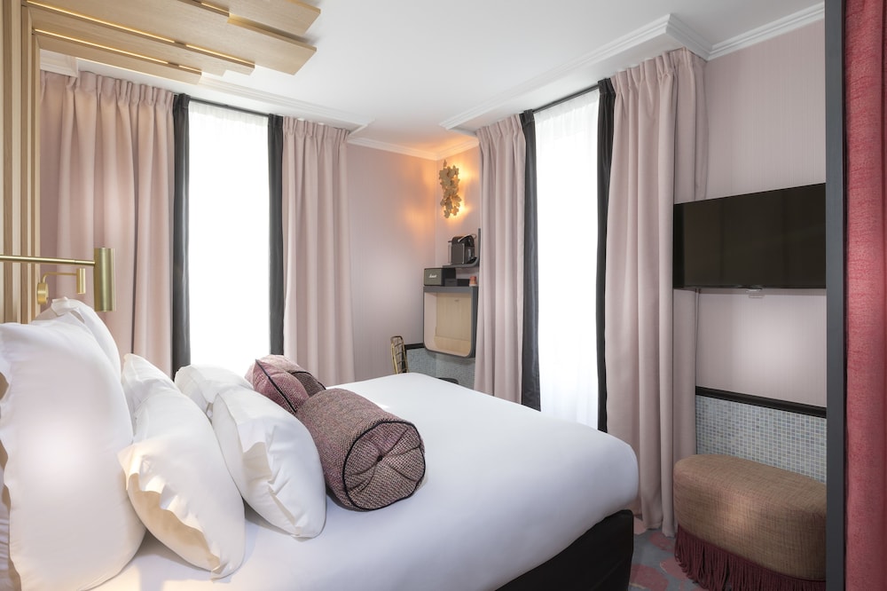 Standard Double Room (Building 1)