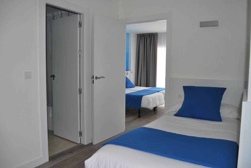 Standard Double Room - Photo 9