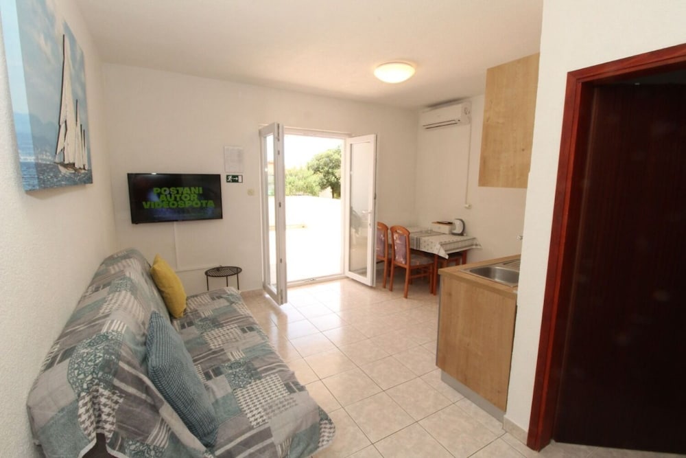 Apartment (Uga2 - 70m from the beach - A2-prizem) photo 1