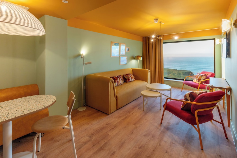 2 Bed Apartment Ocean View (4 people)