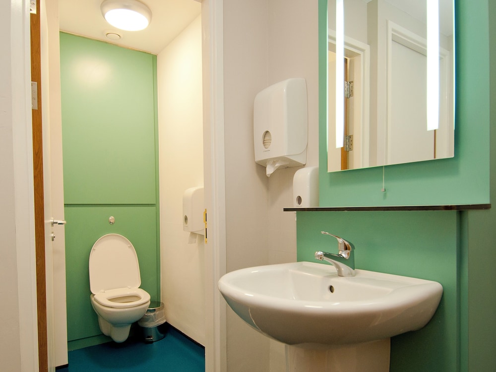 Room, Ensuite (Private, 6 Bed) photo 2