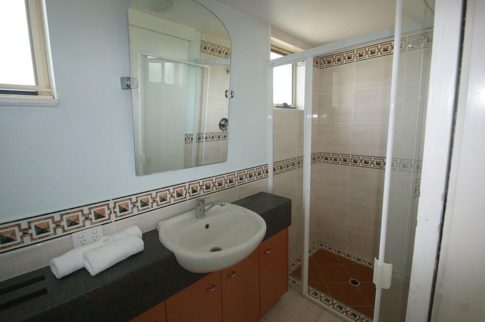 Standard Apartment, Multiple Bedrooms, Non Smoking, Kitchen (3 Bedroom - Min 5 Nights) photo 2