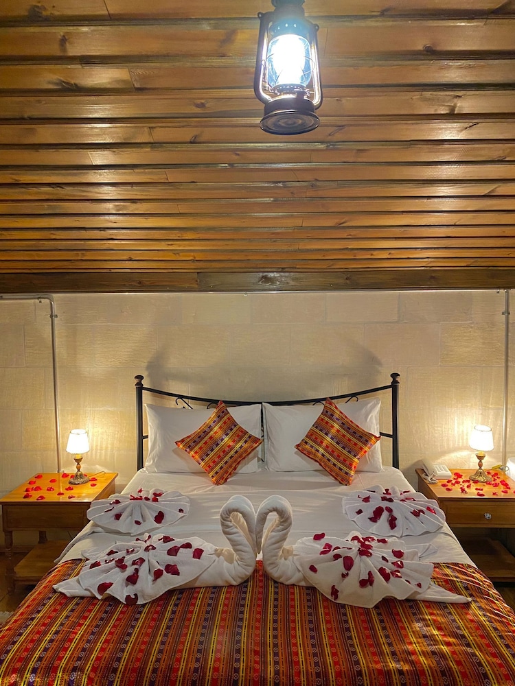 Deluxe Double Room - Photo 1