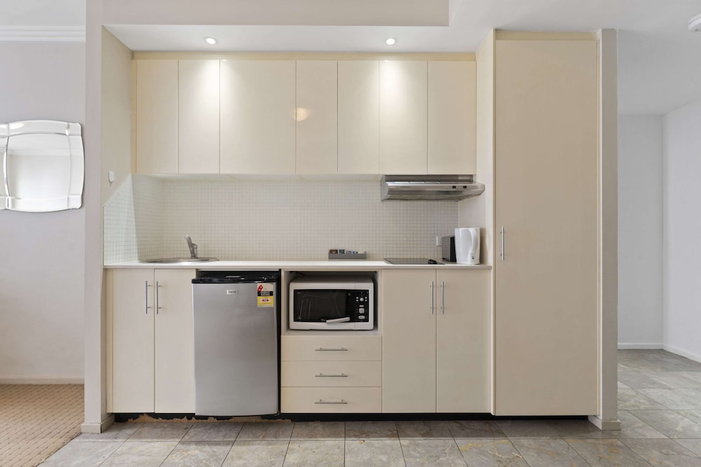 One Bedroom Apartment (Limited Housekeeping) - Photo 8