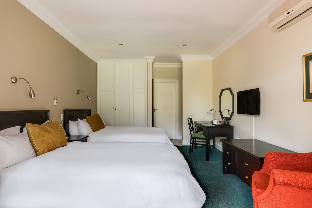 Room, 2 Double Beds - Photo 3