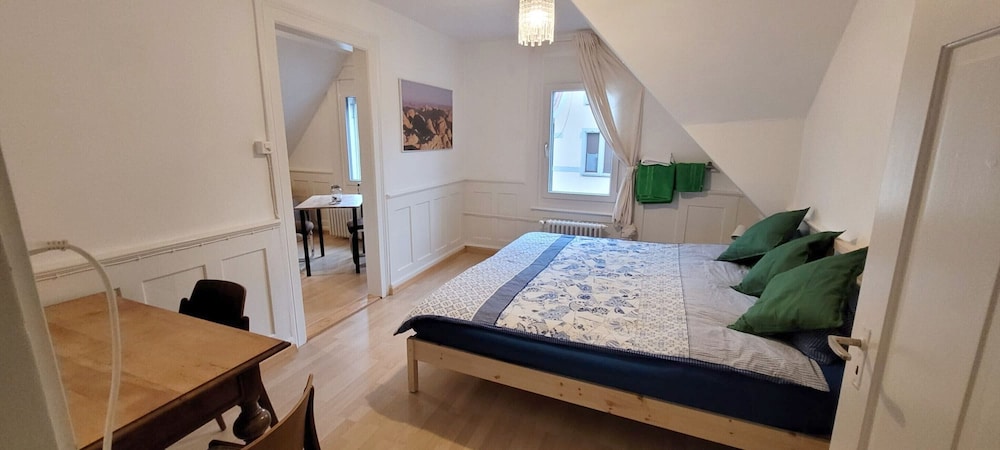 Classic Apartment, 2 Bedrooms, Non Smoking, Pets Allowed (no pets allowed) photo 1
