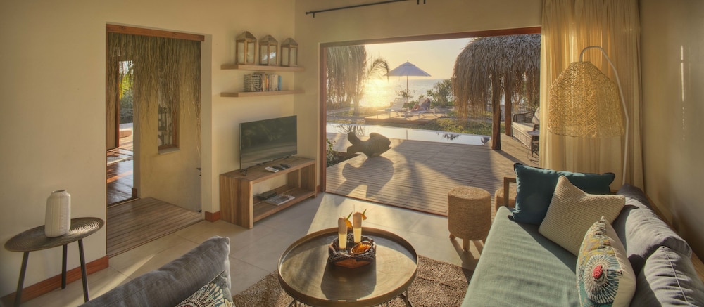 Royal Beach Villas photo 3