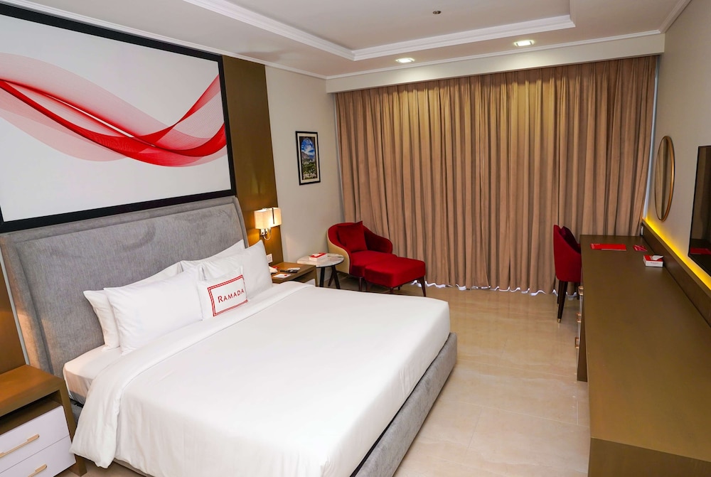 Deluxe Room, 1 King Bed - Photo 1