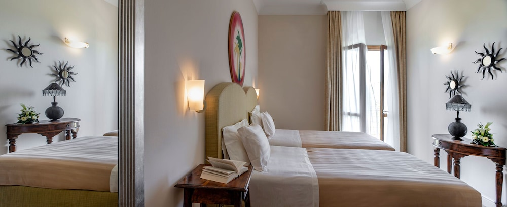 Classic Twin Room, Park View - Photo 2