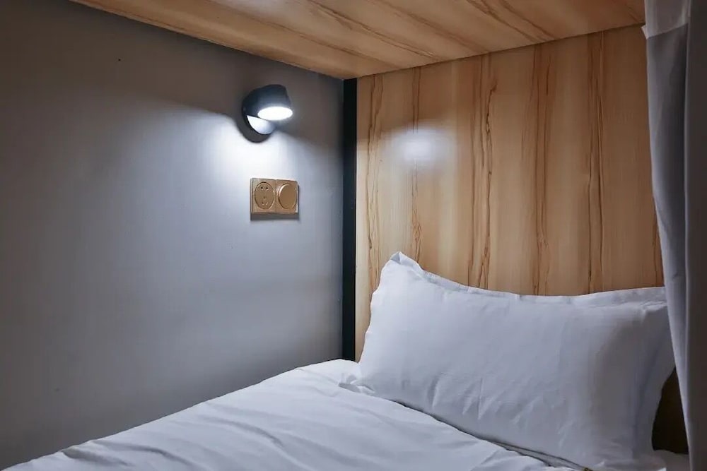 Basic Room, Men only, Ensuite