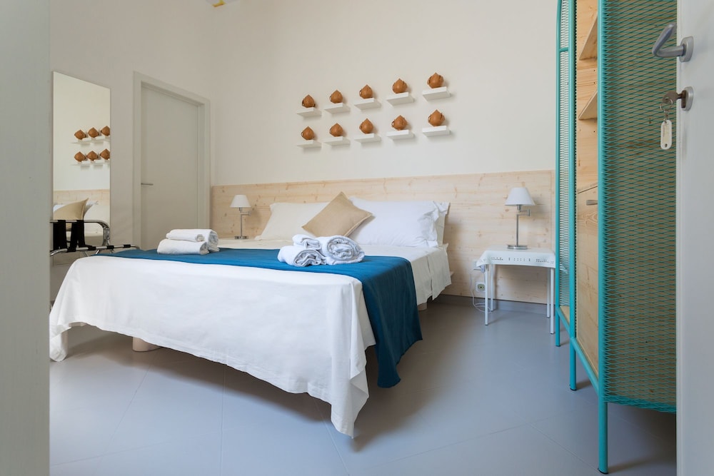 Economy Double Room - Photo 4