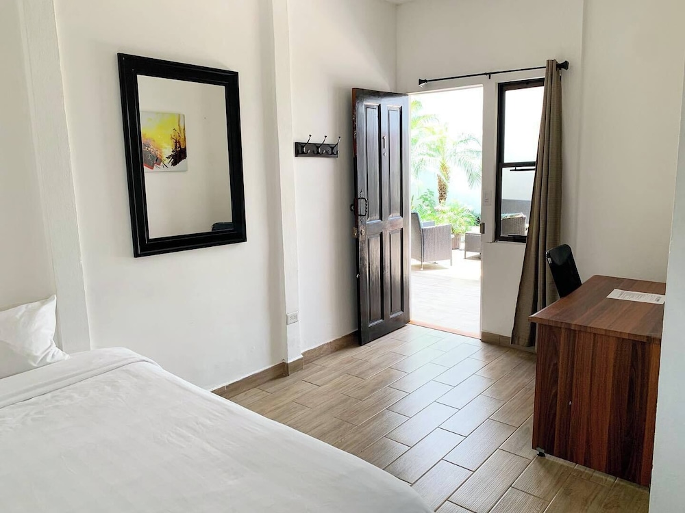 Standard Double Room, 1 Queen Bed photo 3