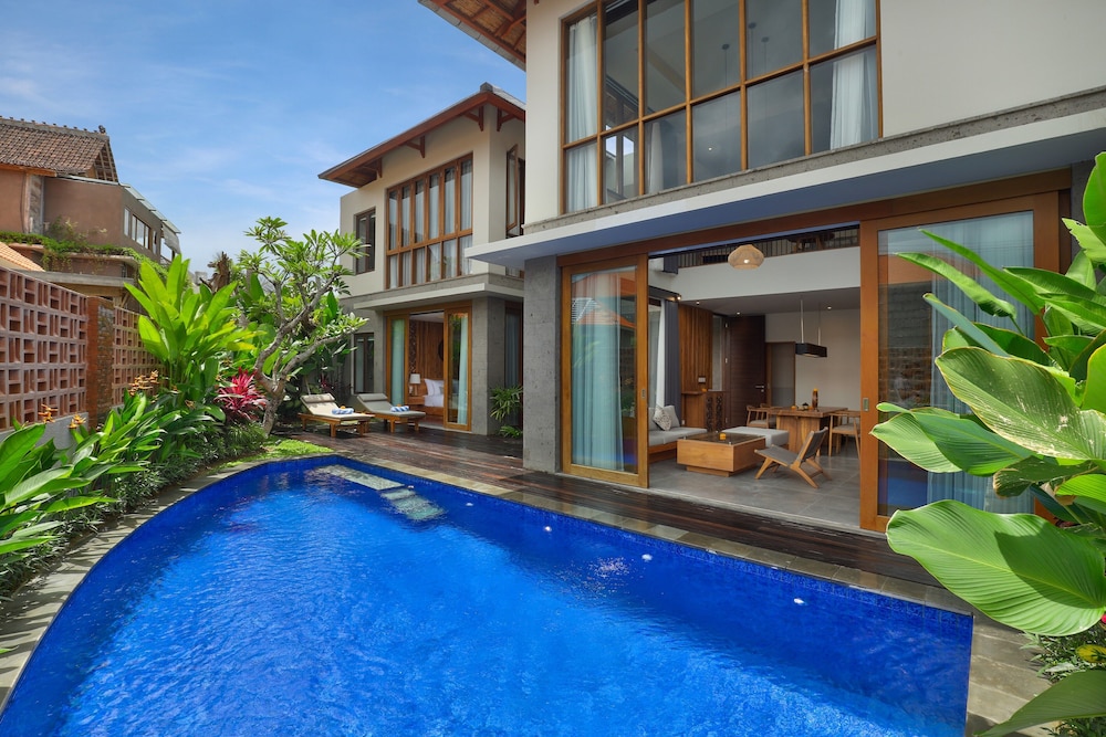 Grand 2 Bedroom Villa with Private Pool and Bath tub - Photo 15