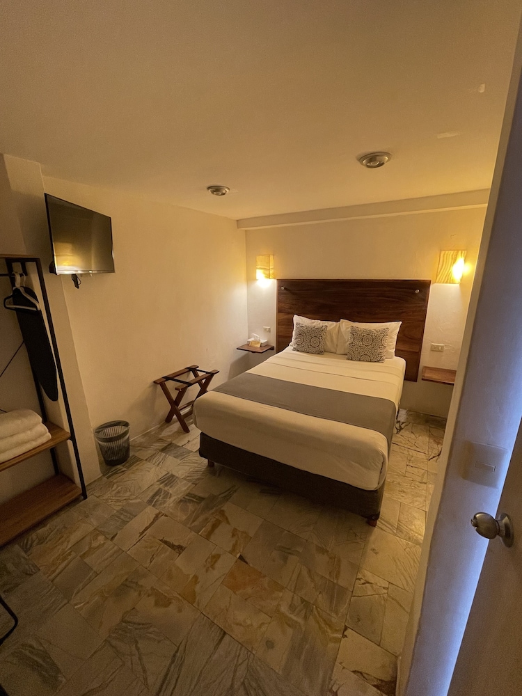 Standard Room - Photo 4