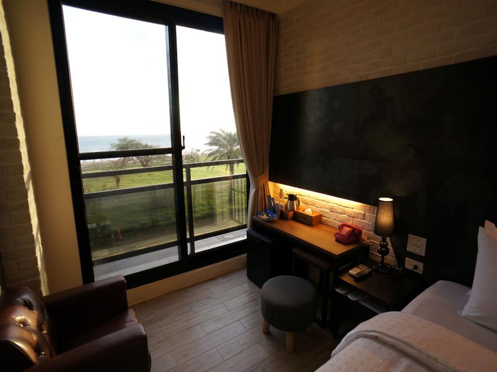 Elite Double Room, 1 Queen Bed, Balcony, Sea Facing photo 3
