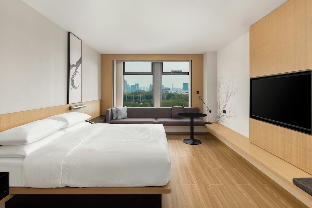 Superior Room, 1 King Bed