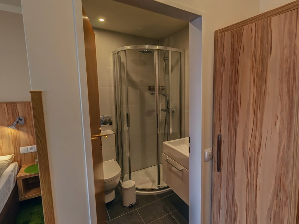 Standard Double Room - Photo 2