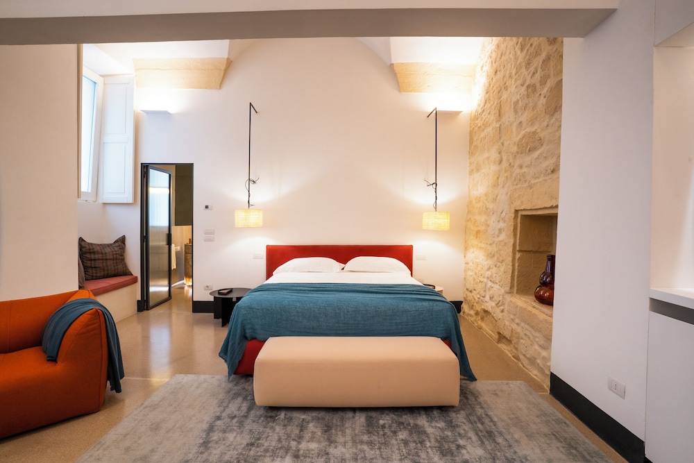 Studio Suite, 1 King Bed, Annex Building photo 2