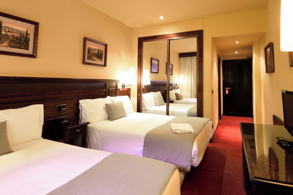 Standard Quadruple Room - Photo 3