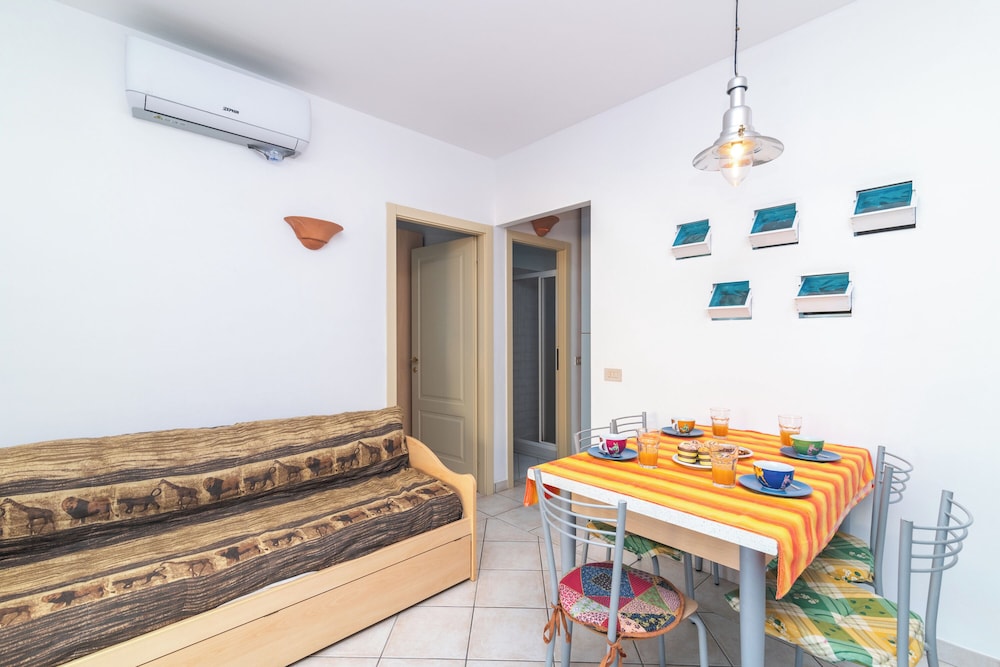 Family Apartment, Multiple Bedrooms (Il Borgo Vip D9 700m From The Beach)